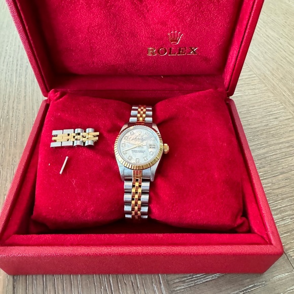 Rolex 26mm Oyster Perpetual MOP Datejust Diamond Dial - Picture 11 of 14